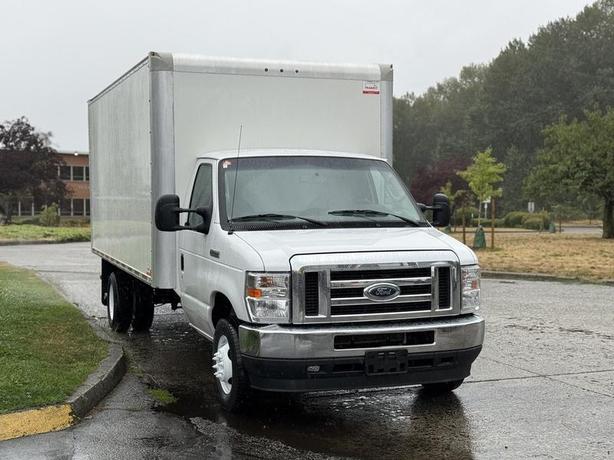 2022 Ford Econoline E-450 Super Duty 16-Foot Cube Van Box Truck with Loading Ram image 2