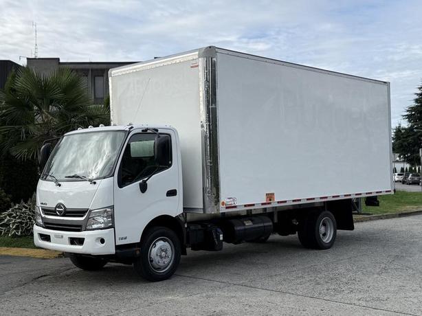 2020 Hino 195 20-Foot Diesel Cube Van Box Truck with Loading Ramp image 6