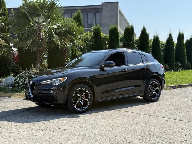 2020 Alfa Romeo Stelvio Q4 AWD image 5