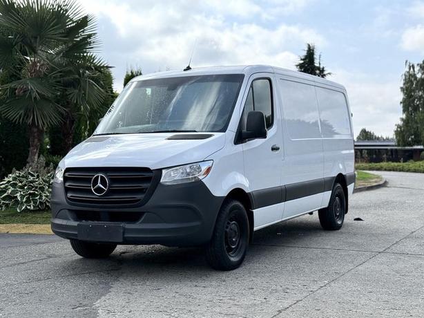 2021 Mercedes-Benz Sprinter 2500 Low Roof Diesel Cargo Van image 4