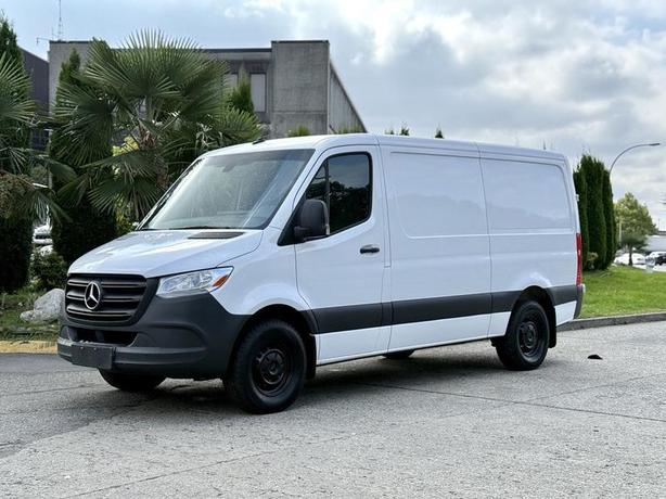 2021 Mercedes-Benz Sprinter 2500 Low Roof Diesel Cargo Van image 5