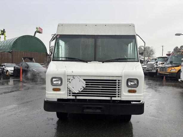 2012 Ford Econoline E450 Ford Econoline E450 16 Foot Cargo Step Van With Rear Sh image 3