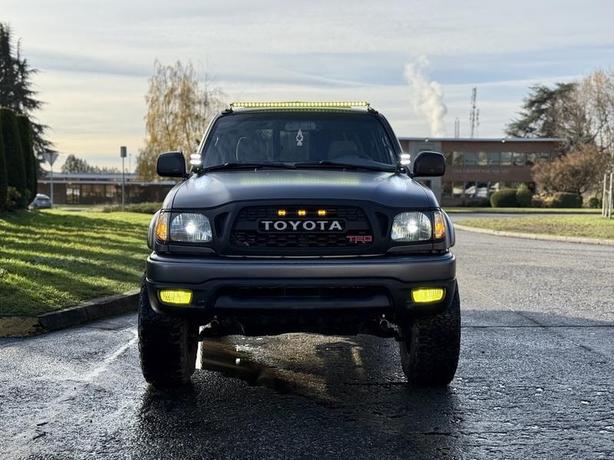 2004 Toyota Tacoma TRD Off Road 4x4 with Canopy image 3