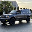 2004 Toyota Tacoma TRD Off Road 4x4 with Canopy thumbnail image 5