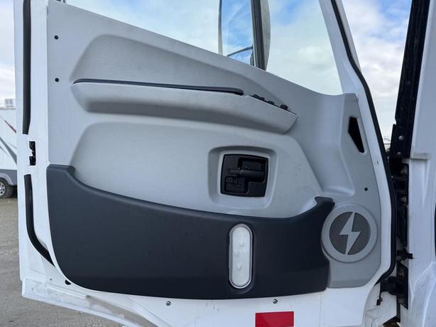 2022 Lion Lion6 Electric Cab and Chassis – 26,000 LB GVWR with BMW Batteries image 2