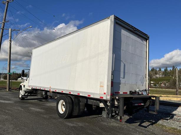 2013 International 4300 24 Foot Cube Van Hydraulic Brakes Diesel Power Tail Gate image 4
