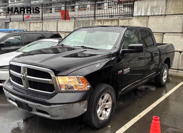 2014 RAM 1500 4WD Crew Cab 140.5 ST | Cruise Control! image 1