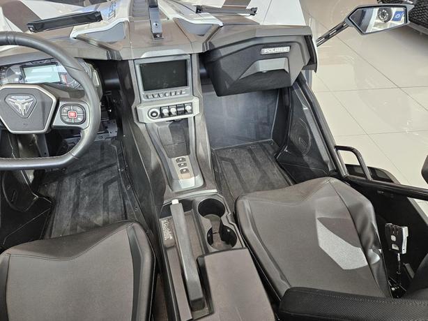 2022 Polaris Polaris Slingshot image 8