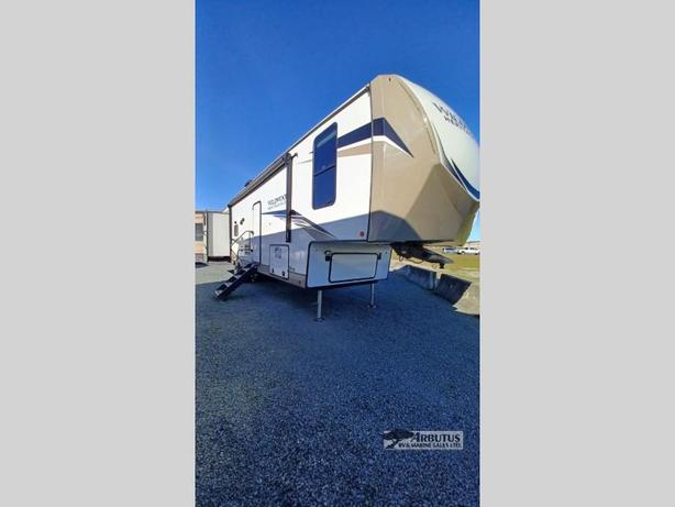 Used 2022 Forest River RV Wildwood Heritage Glen 356QB image 3