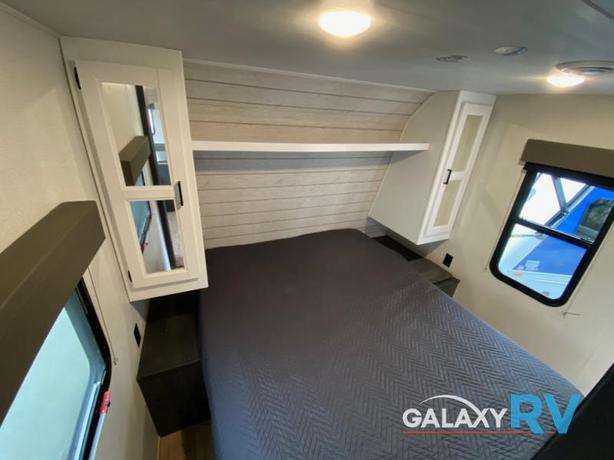 Used 2022 Keystone RV Hideout 29BQWE image 8