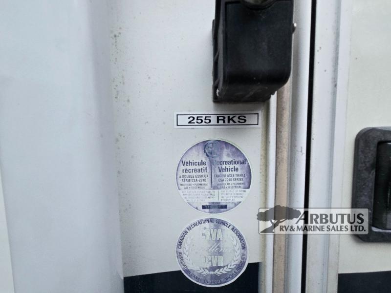 Used 2006 Fleetwood RV Wilderness Yukon 25.5RKS display photo