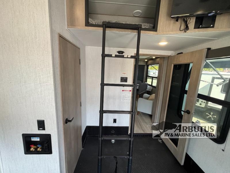 Used 2024 Grand Design Momentum M-Class 395MS display photo