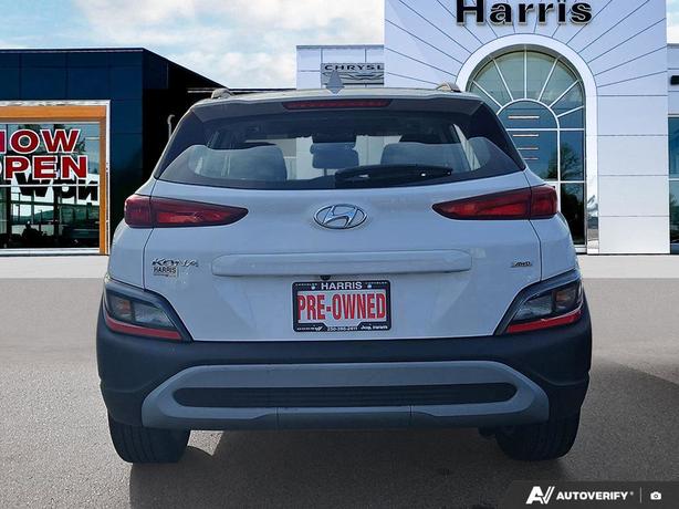2023 Hyundai Kona Preferred |  AWD w/Sun & Leather Package! image 5