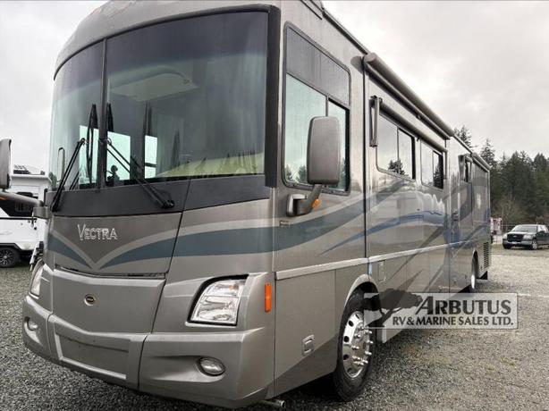 Used 2005 Winnebago Vectra 40 KD image 2