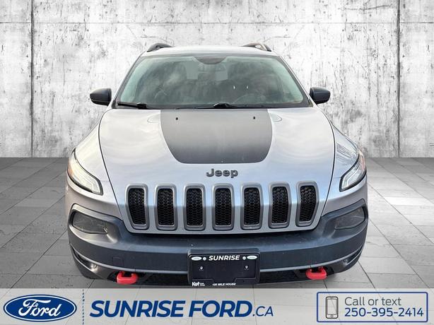 2017 Jeep Cherokee Trailhawk - ACTIVE DRIVE LOCK 4X4, SELEC-TERRAIN TRACTION MAN image 2