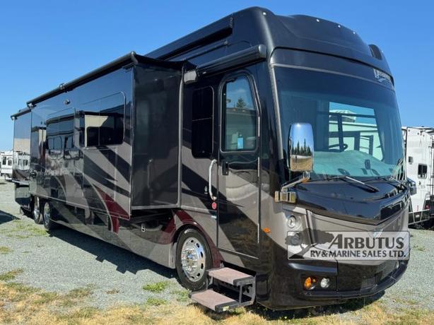 Used 2019 Fleetwood RV Discovery LXE 44H image 1