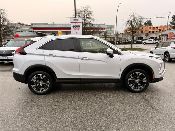 2022 Mitsubishi Eclipse Cross SE - No Accidents, Heated Seats, Heated Steering image 4
