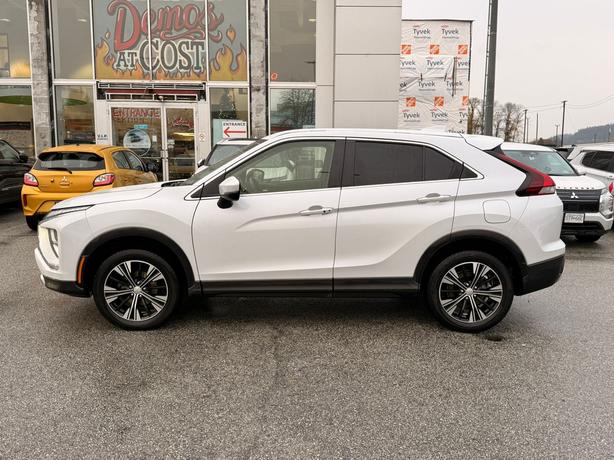 2022 Mitsubishi Eclipse Cross SE - No Accidents, Heated Seats, Heated Steering image 8