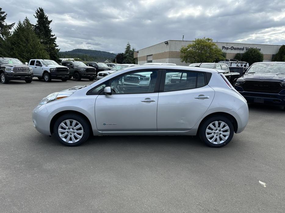 2015 Nissan LEAF S display photo