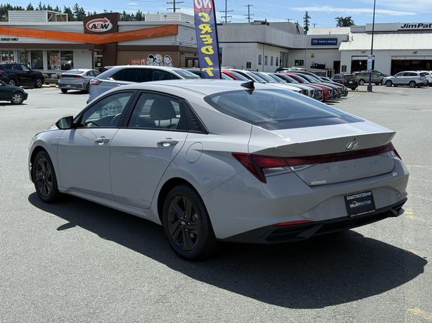 2021 Hyundai Elantra Preferred FWD - Heated Seats & Overhead Console image 8