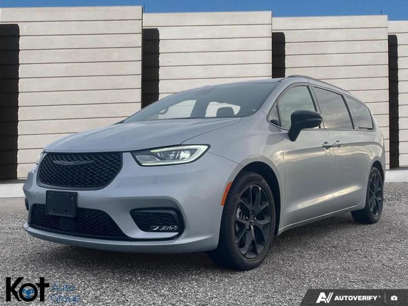 2024 CHRYSLER PACIFICA display photo