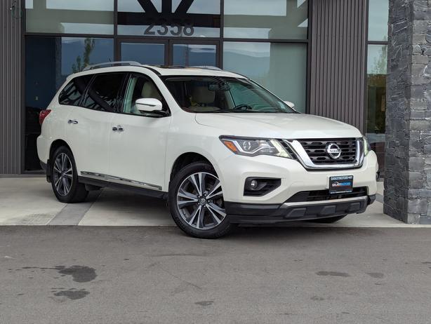 2018 Nissan Pathfinder Platinum - Heated/Vented Seats, Leather, Sunroof image 4