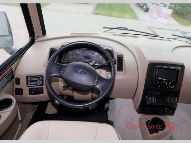 Used 2016 Winnebago Sightseer 33C image 6