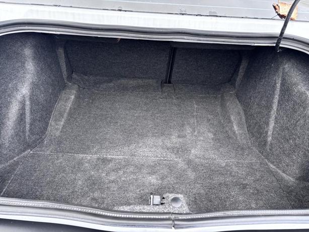 2022 Dodge Challenger SXT image 8