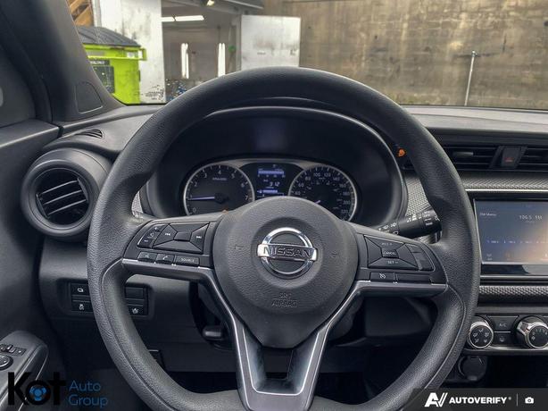 2020 Nissan Kicks S BLUETOOTH! BACKUP CAMERA! PUSH-BUTTON START! image 7