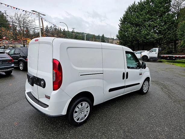 2015 Ram  ProMaster City Wagon SLT image 3