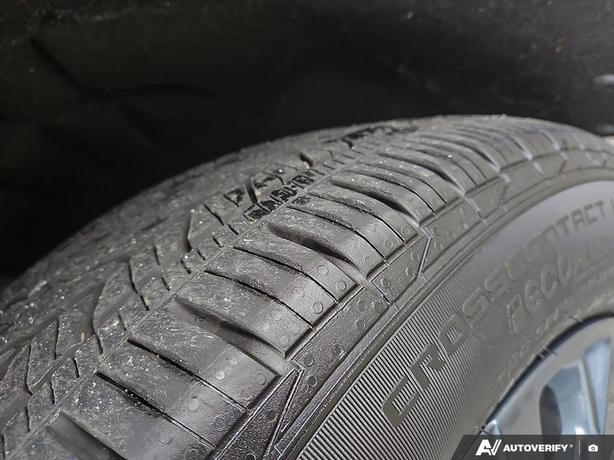 2023 Chevrolet Traverse RS AWD | One Owner | No Reported Accidents! image 7