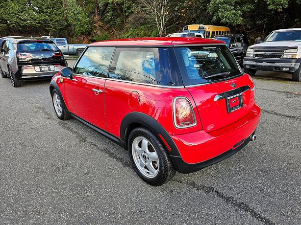 2010 Mini  Cooper Hardtop image 3