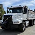 2005 Volvo VND 18-Speed Diesel Dump Truck with Sander and Plow thumbnail image 4