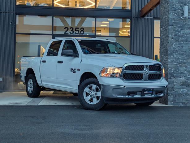 2023 Ram 1500 Classic SLT - 5.7L V8, Crew Cab, Short Bed, 4x4 image 4