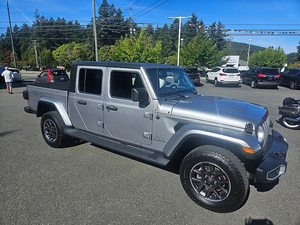 2020 Jeep  Gladiator Overland image 1