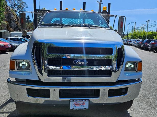 2015 Ford  Super Duty F-750 Straight Frame XLT Flat Deck image 2