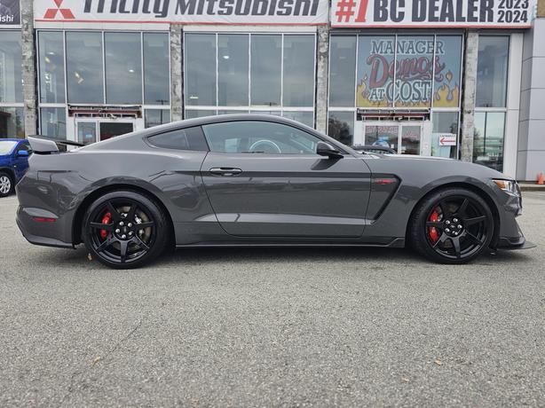2018 Ford Mustang Shelby GT350R - New tires - Carbon Fiber Wheels image 4