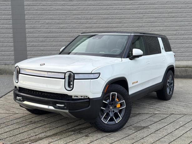 2023 Rivian R1S Launch Edition - Navi, 360 Cameras, New tires! image 2