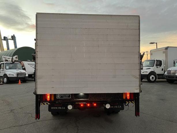 2008 Dodge Ram 5500 Quad Cab 2WD 14 Foot Flat Deck Diesel With Power Tailgate image 4