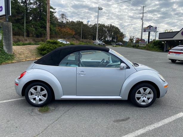 2007 Volkswagen  New Beetle Convertible image 4