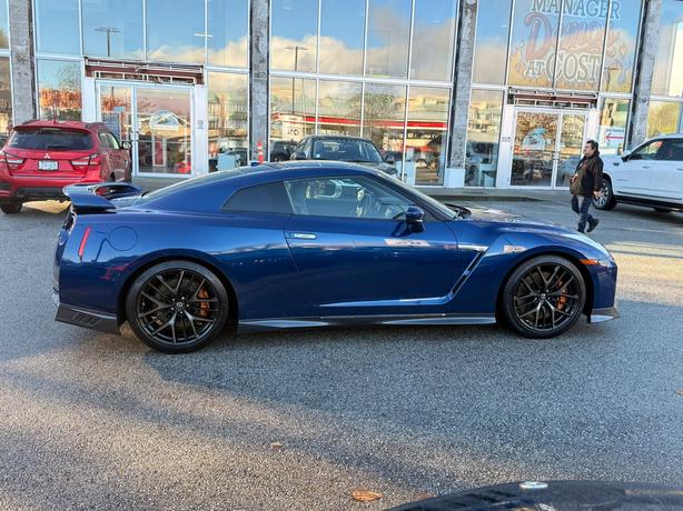 2017 Nissan GT-R image 5