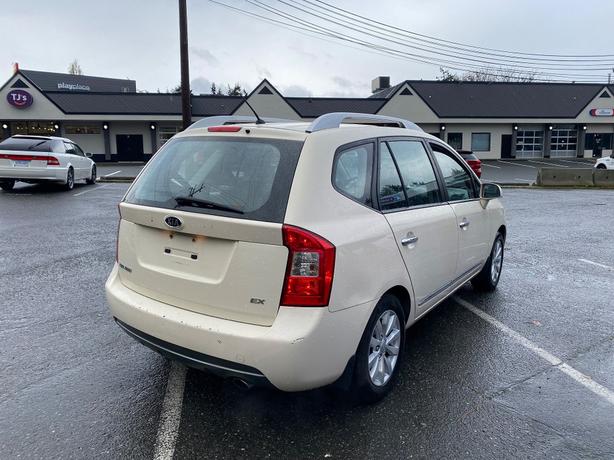 2012 KIA  Rondo EX w/3rd Row Seating image 5