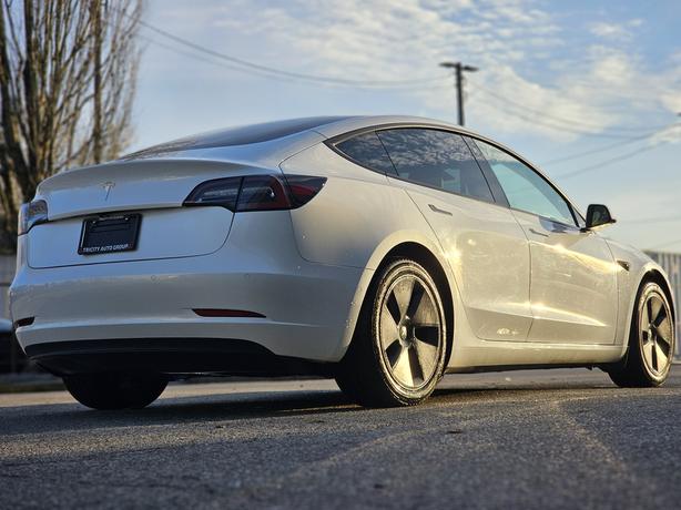 2022 Tesla Model 3 Standard Range RWD -Ltd Avail- image 5