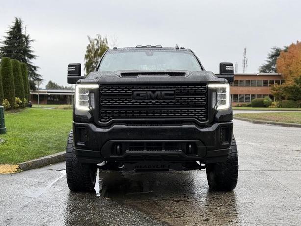 2022 GMC Sierra 3500HD Denali 4X4 Crew Cab – Duramax Diesel image 3