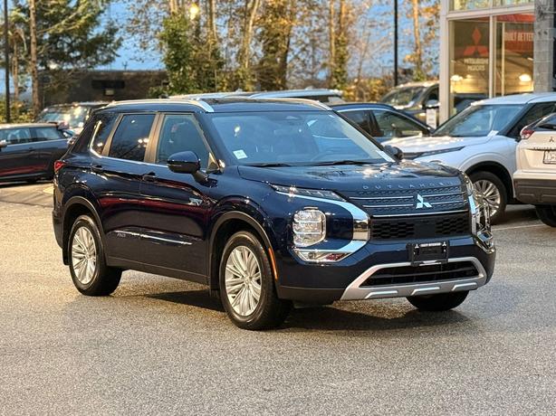 2025 Mitsubishi Outlander PHEV image 4