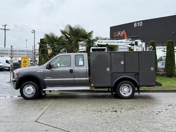 2006 Ford F-450 SD SuperCab 4x4 DRW XLT Service Truck with Auto Crane image 6