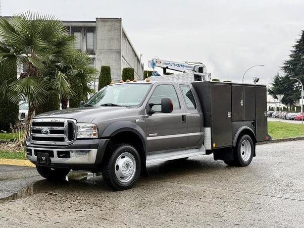 2006 Ford F-450 SD SuperCab 4x4 DRW XLT Service Truck with Auto Crane image 5