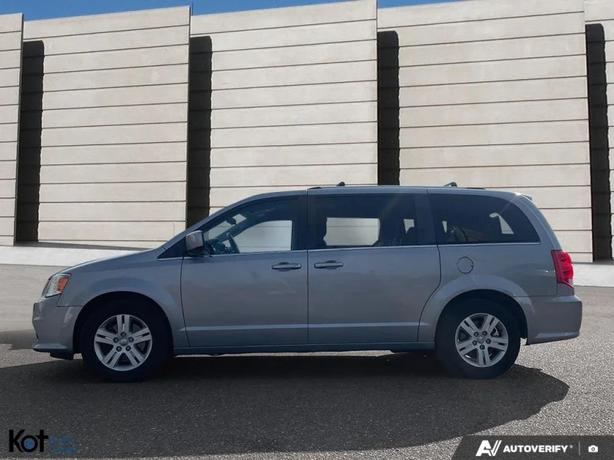 2017 Dodge Grand Caravan Crew Plus image 3