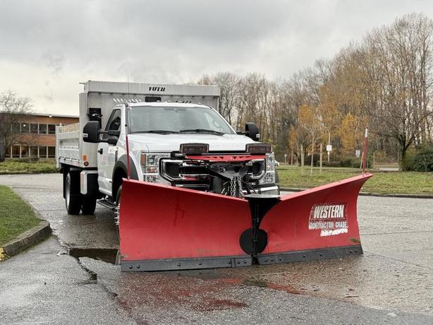 2021 Ford F600 XLT 4x4 Diesel Plow Truck with 11-Foot Dump and Sander image 2