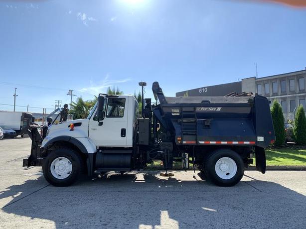 2007 International 7300 Dump Truck With Plow and Spreader Diesel image 6